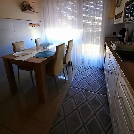 Emese Apartman Apartment *