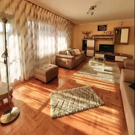 Apartment Emese Apartman *